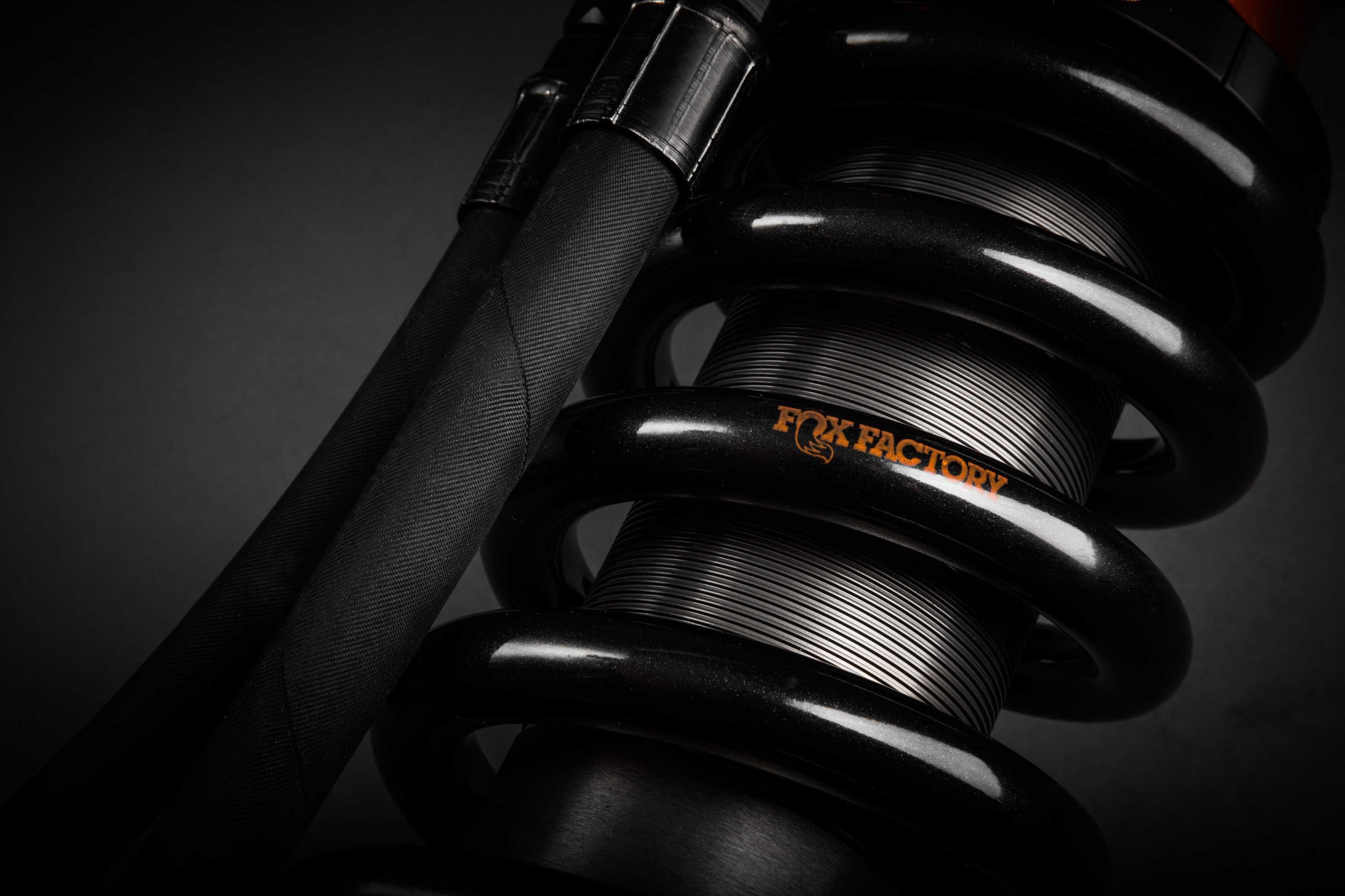 Fox 3.0 Factory Series Coil-Over Internal Bypass Recirculating Finned Remote DSC - Image 7